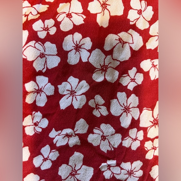 MinkPink Between You And I Midi Floral Dress in Red/White Sz. Small - Picture 5 of 7